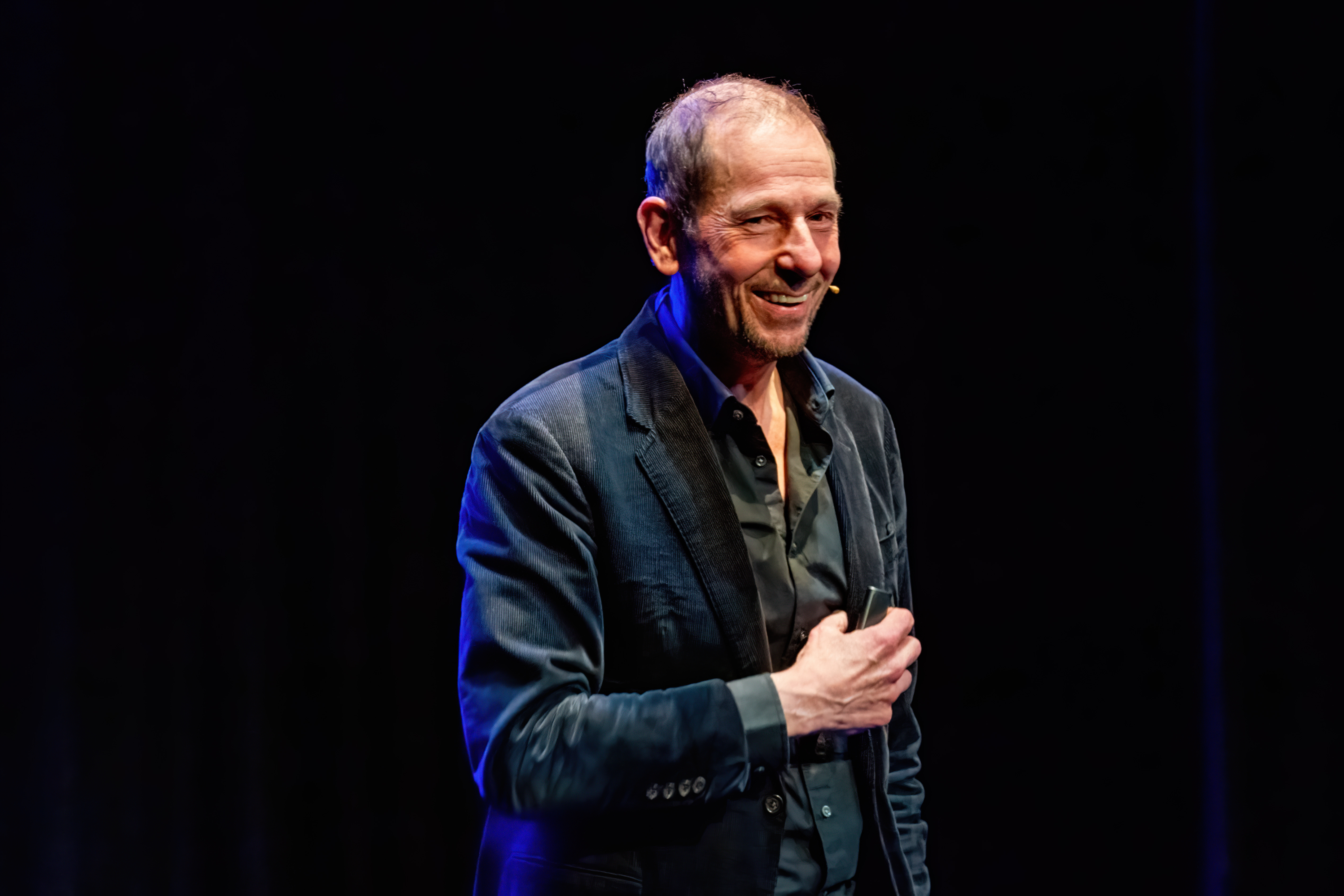 https://www.apgen.nl/contentassets/5ab6f83d4fca46e2ac5466202ff893de/roek-lips-foto-jaap-reedijk--04990-tpz.jpg?w=454&h=220&mode=Crop&scale=Both