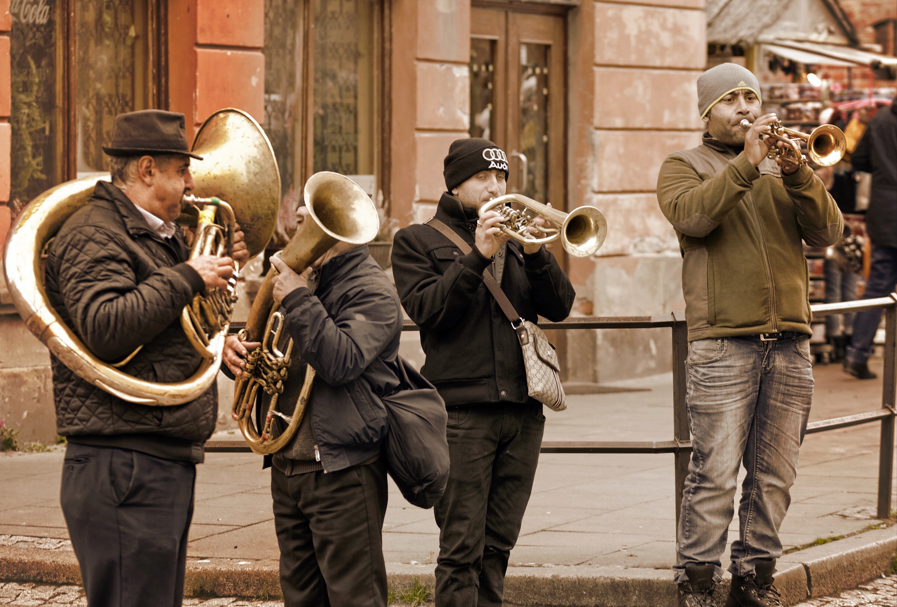 https://www.apgen.nl/contentassets/a3da5d790d7546a5b62f23a7f51be22d/muziekmoment.jpg?w=454&h=220&mode=Crop&scale=Both