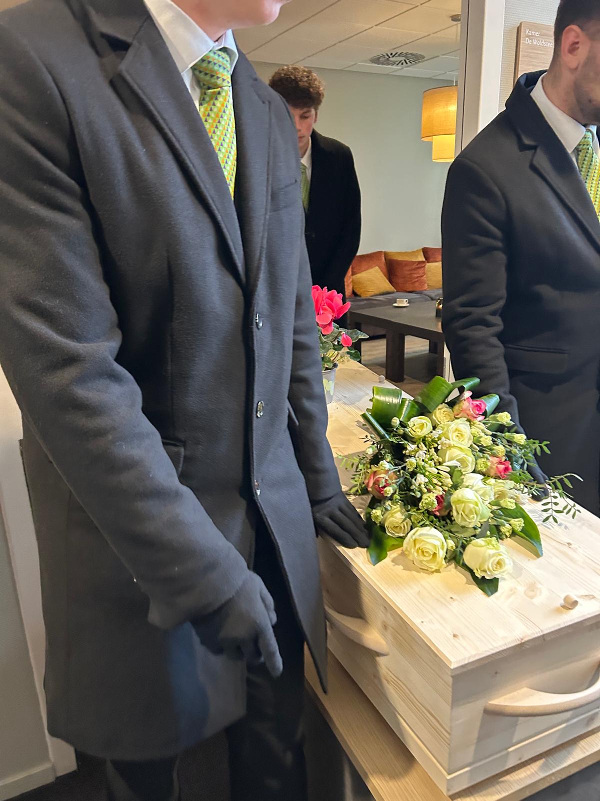 Uitvaart vluchteling original-AE6B34C0-1762-425C-89D7-5C20C99E5FF0.jpeg